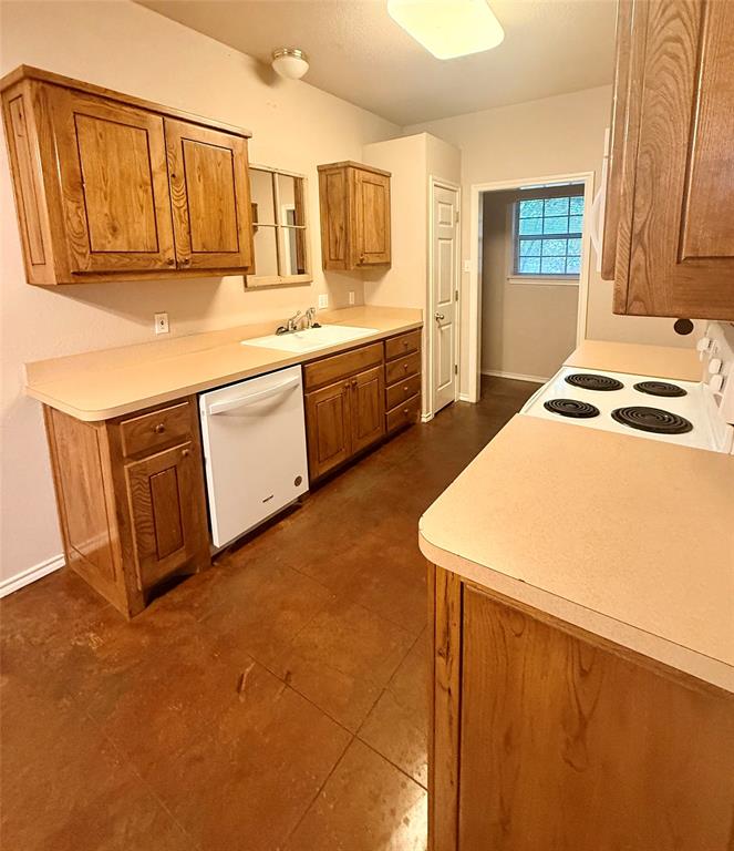 946 East 3rd Street Weatherford, TX 76086 - Photo 8 of 13