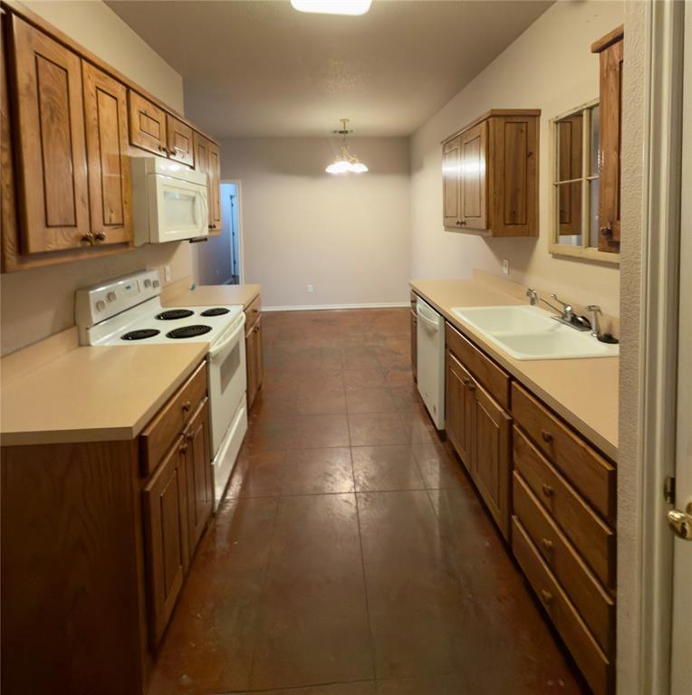 946 East 3rd Street Weatherford, TX 76086 - Photo 9 of 13