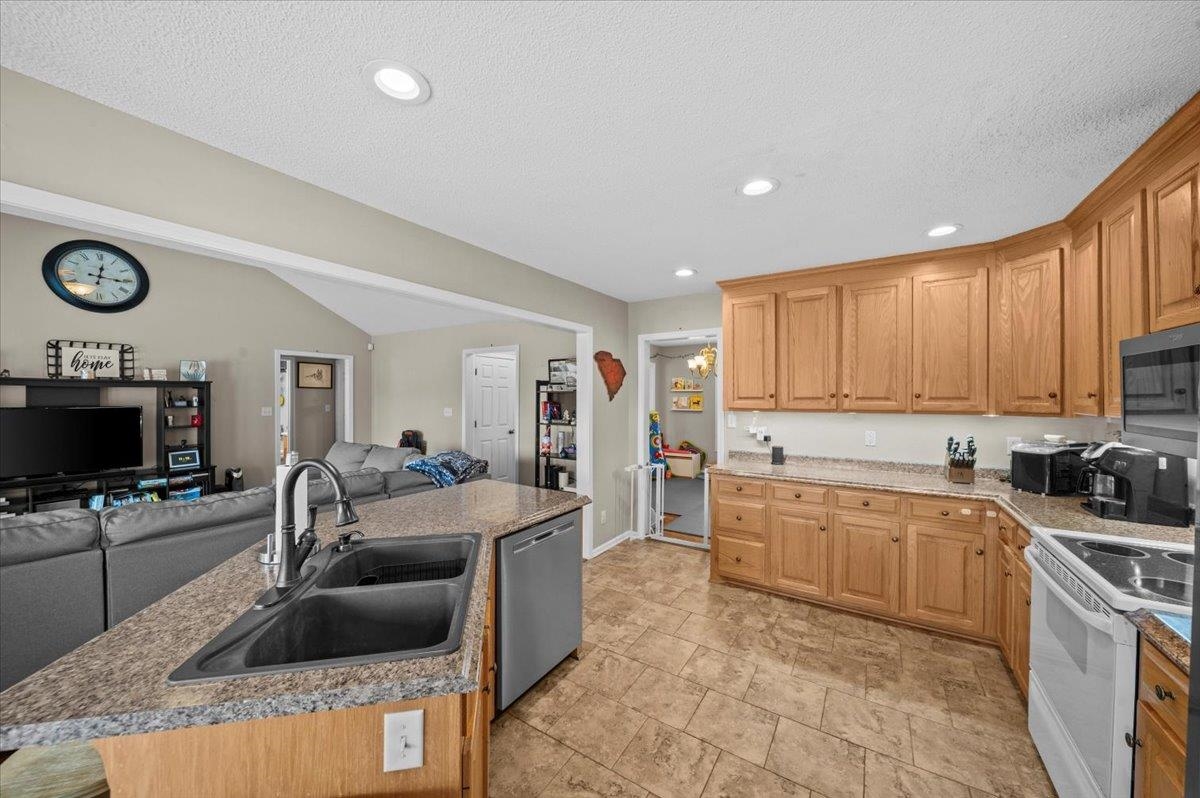 120 Mccoy Circle Gaffney, SC 29341 - Photo 11 of 32
