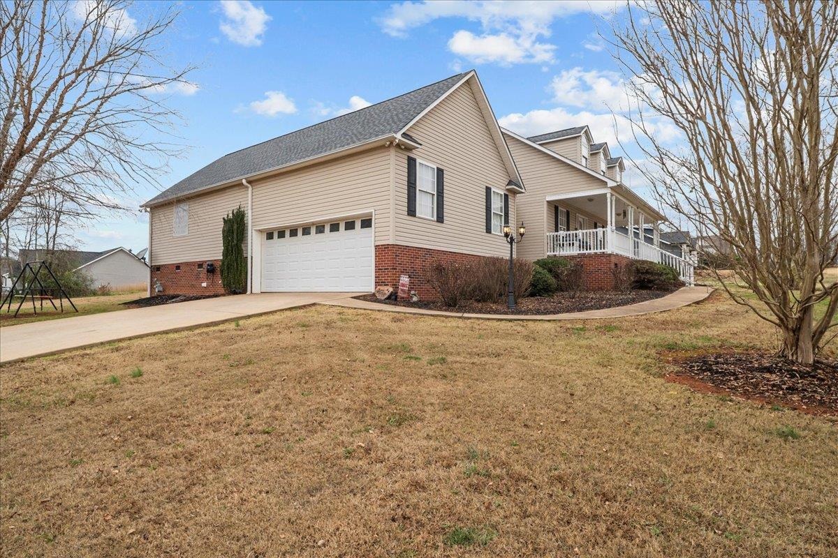 120 Mccoy Circle Gaffney, SC 29341 - Photo 2 of 32