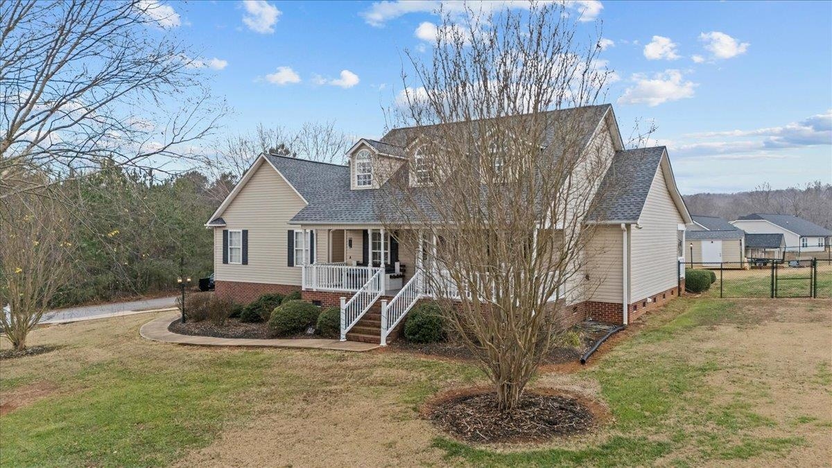 120 Mccoy Circle Gaffney, SC 29341 - Photo 3 of 32