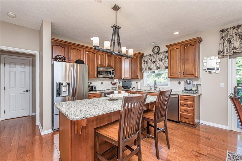 6944 Riverside Way Fishers, IN 46038 - Photo 12 of 31 Gallery Image 12