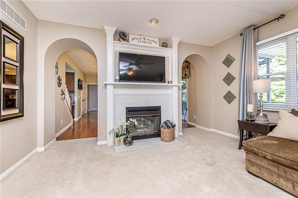 6944 Riverside Way Fishers, IN 46038 - Photo 10 of 31 Gallery Image 10