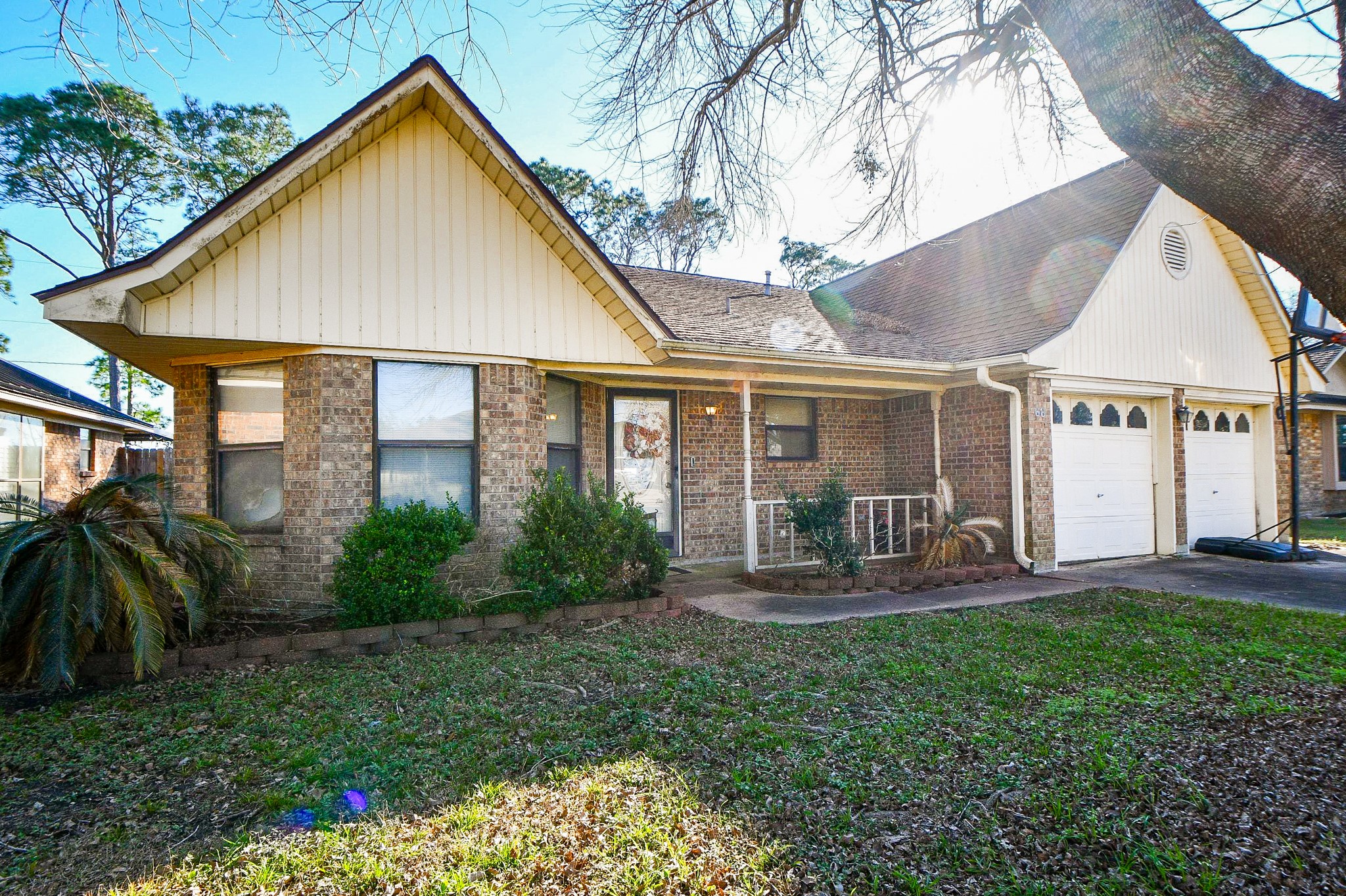 68 Alexander Court Angleton, TX 77515 - Photo 3 of 15