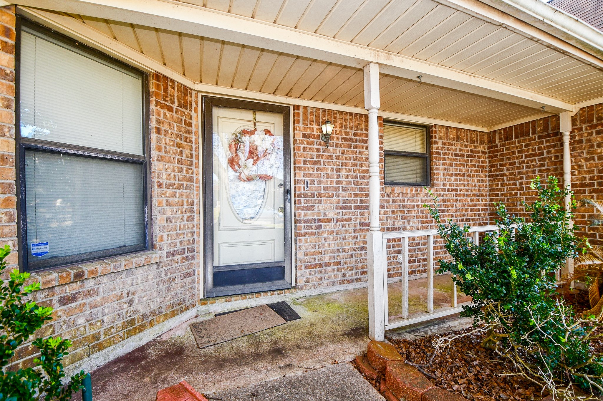 68 Alexander Court Angleton, TX 77515 - Photo 4 of 15