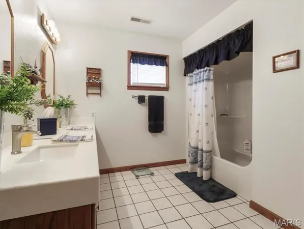 $499,000 | 1001 North Hovis Street, Mountain Grove, MO 65711