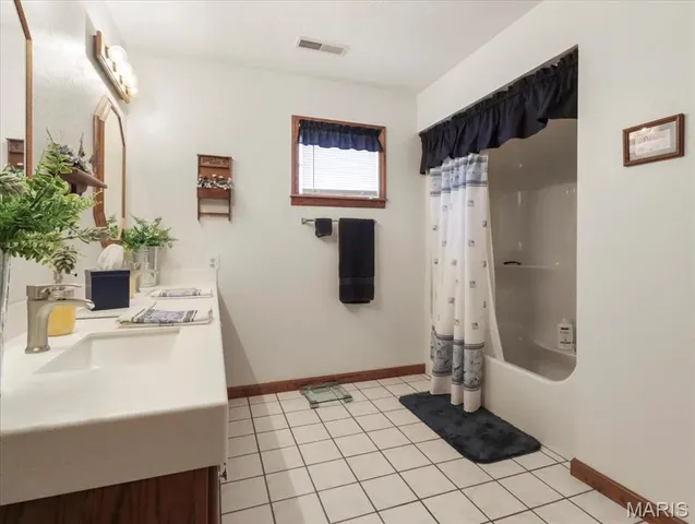 $499,000 | 1001 North Hovis Street, Mountain Grove, MO 65711