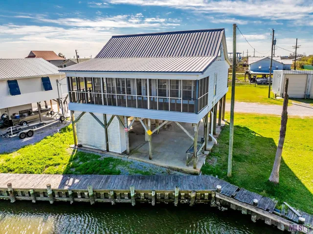 $329,500 | 162 Trosclair Lane, Dulac, LA 70353