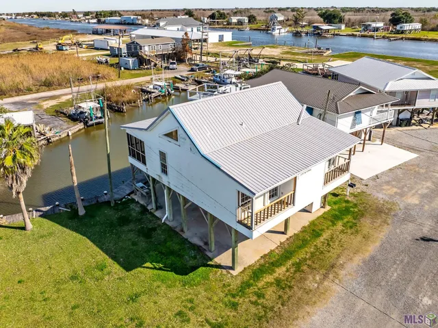 $329,500 | 162 Trosclair Lane, Dulac, LA 70353