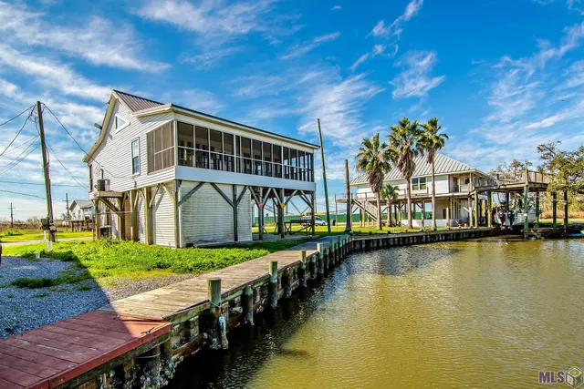 $329,500 | 162 Trosclair Lane, Dulac, LA 70353
