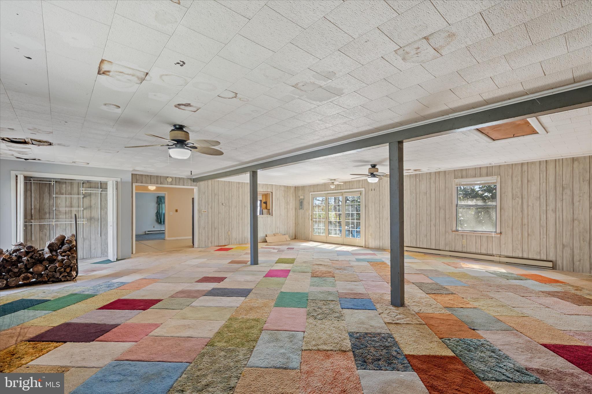28359 Martins Farm Road Milton, DE 19968 - Photo 18 of 63 a very nice looking room with a large window