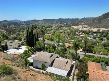 $1,095,000 | 3548 Laurashawn Lane, Escondido, CA 92026