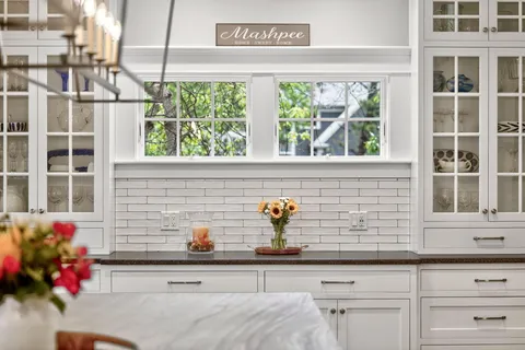$4,250,000 | 357 Monomoscoy Road, Mashpee, MA 02649