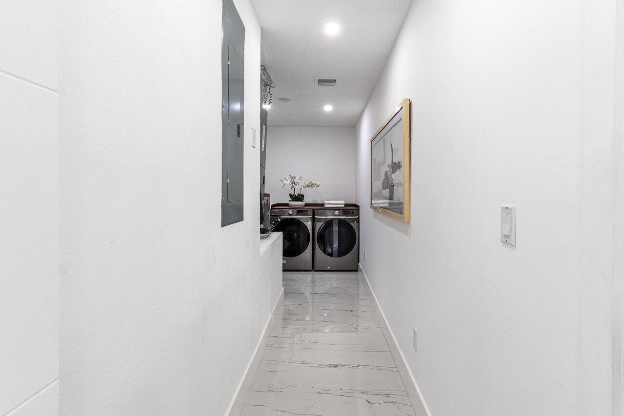 1384 Southwest 12th Street Boca Raton, FL 33486 - Photo 14 of 25 033-1384Southwest12thStreet-BocaRaton-FL