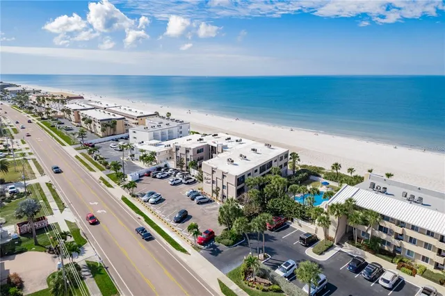 $4,300 | 3210 Gulf Boulevard, Unit 307, Belleair Beach, FL 33786