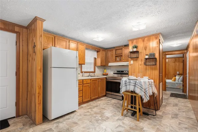 $2,250 | 111 Mishnock Road, West Greenwich, RI 02817