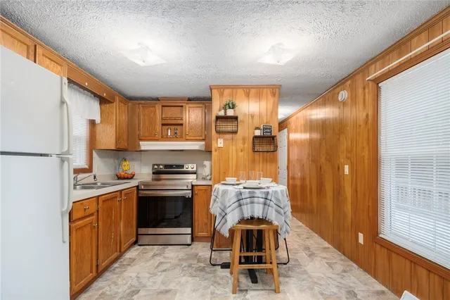 $2,250 | 111 Mishnock Road, West Greenwich, RI 02817