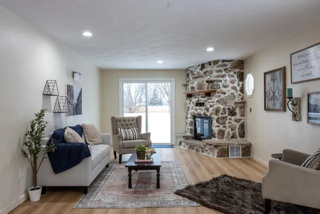 $349,900 | N5438 Lower Road, Shiocton, WI 54170