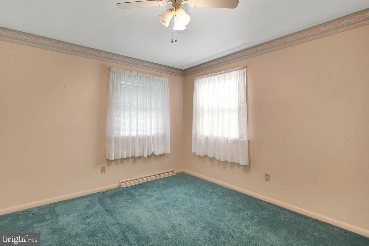 1825 Marigold Road York, PA 17408 - Photo 13 of 25
