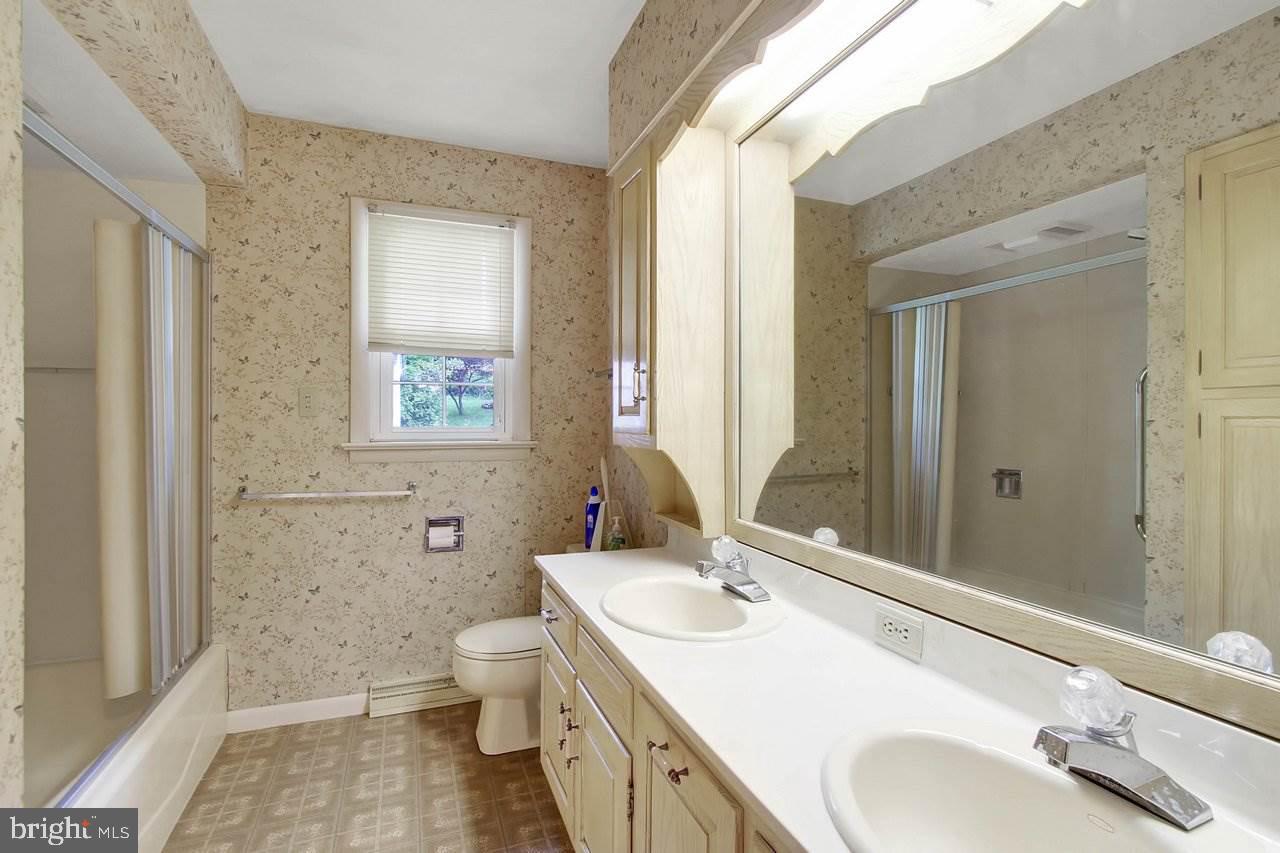 1825 Marigold Road York, PA 17408 - Photo 15 of 25