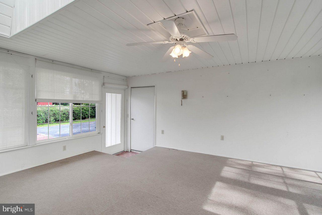 1825 Marigold Road York, PA 17408 - Photo 9 of 25
