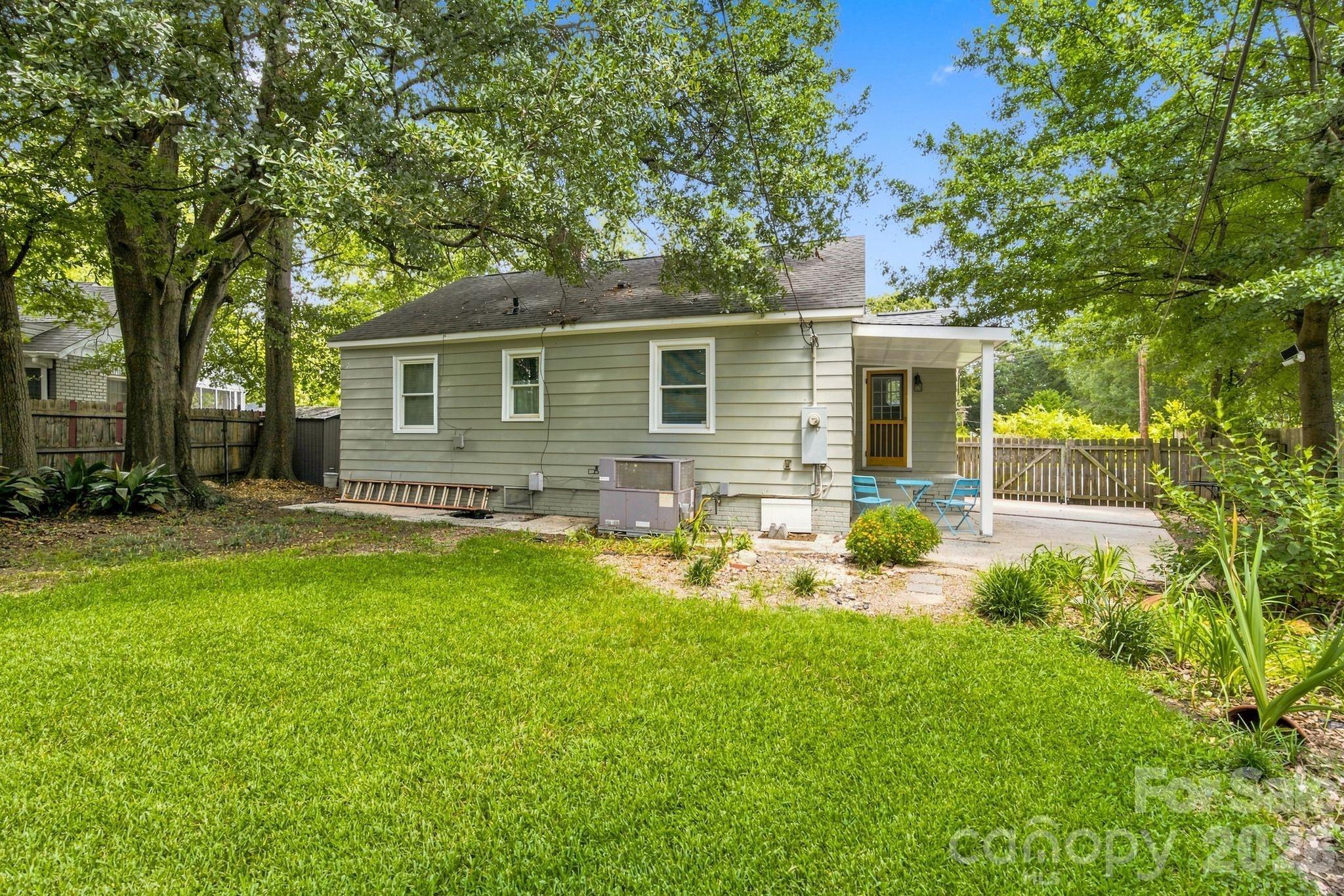 2438 Remount Road Charlotte, NC 28208 - Photo 22 of 30 Gallery Image 22