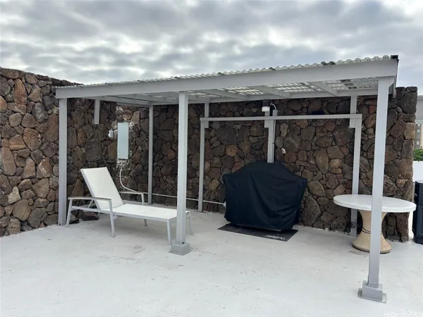 $3,300 | 1750 Kalakaua Avenue, Unit 2704, Honolulu, HI 96826