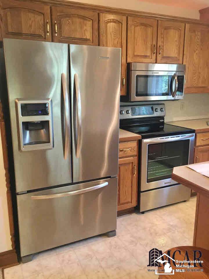 3358 West Albain Road Monroe, MI 48161 - Photo 11 of 42 Gallery Image 11