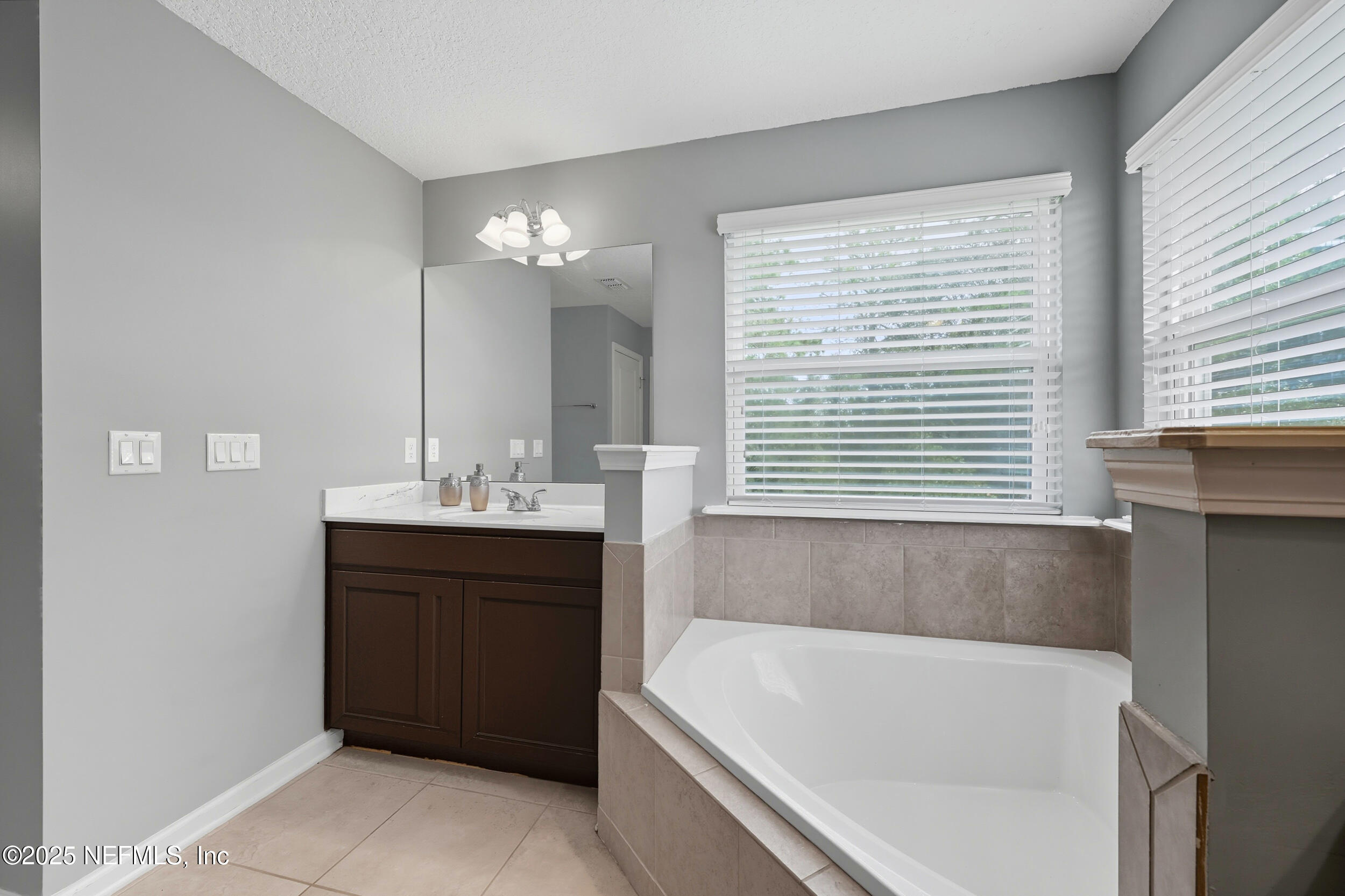 1218 Wetland Ridge Circle Middleburg, FL 32068 - Photo 38 of 75 Primary Bathroom w/Dual Sinks