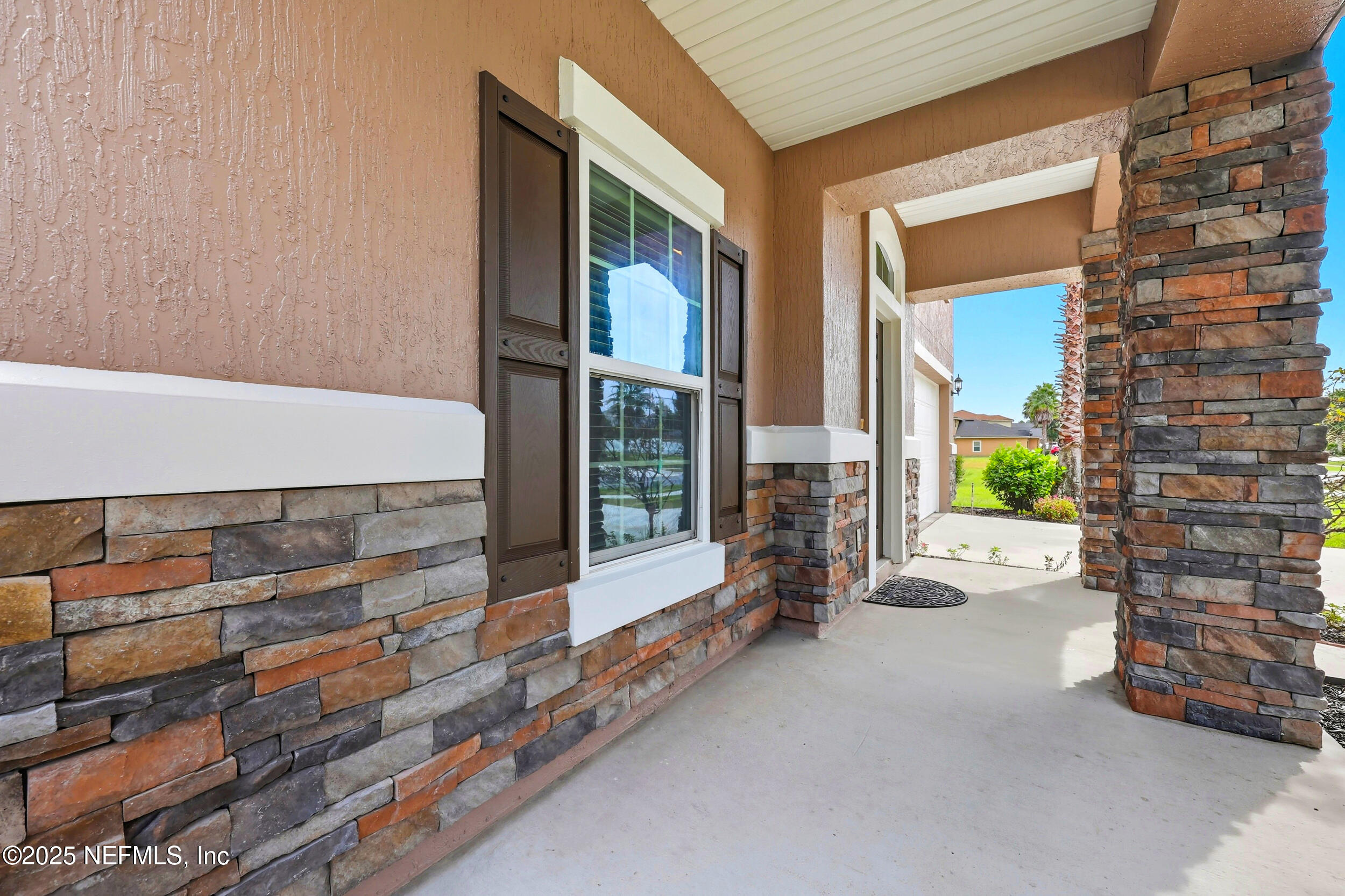 1218 Wetland Ridge Circle Middleburg, FL 32068 - Photo 4 of 75 Front Patio