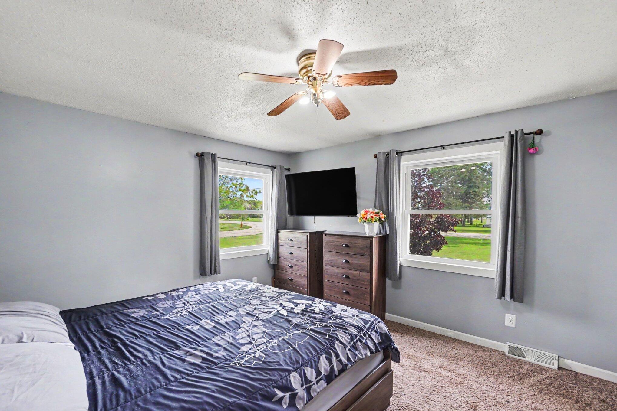 6022 13 Mile Road Remus, MI 49340 - Photo 12 of 26 020_file_5162