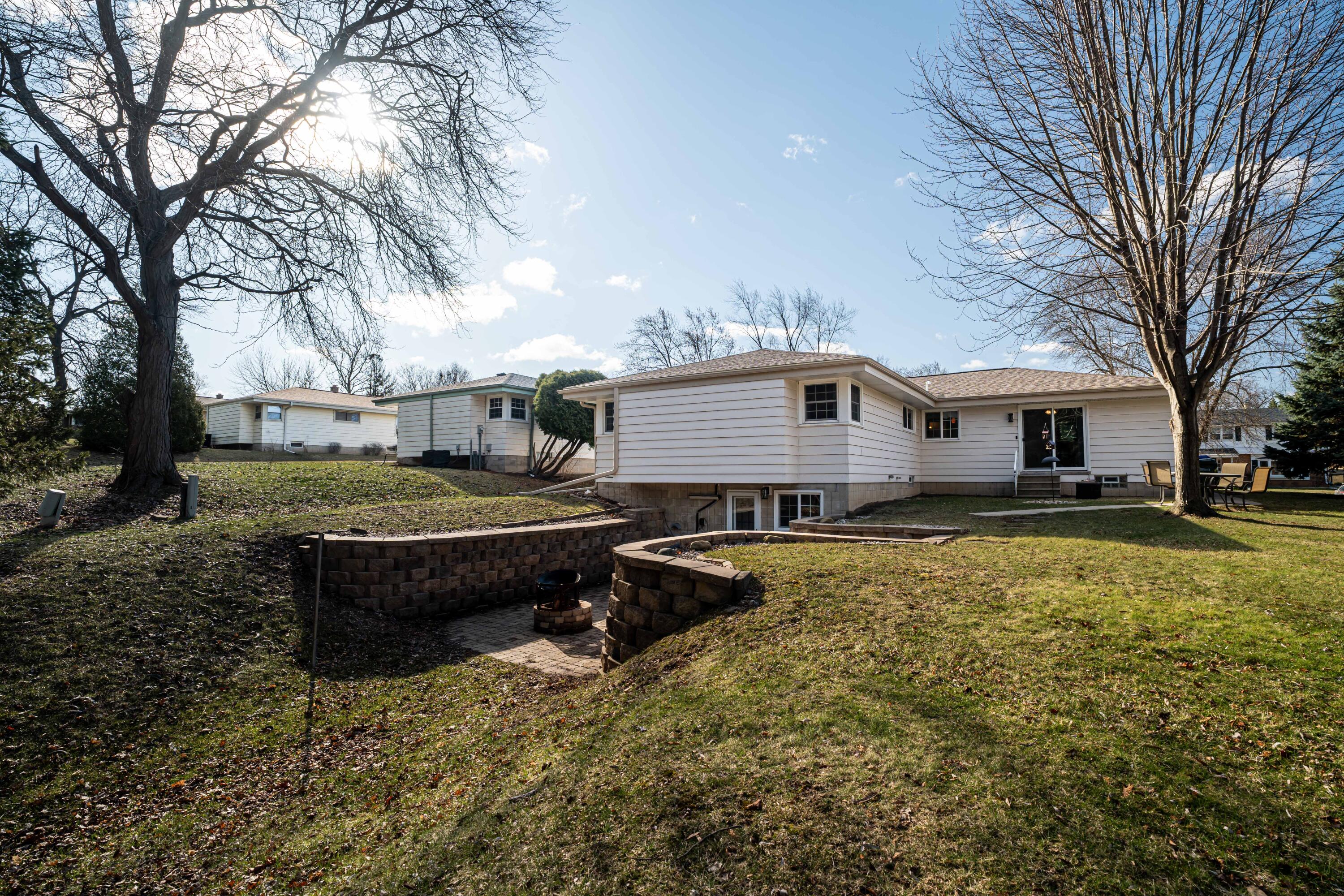 5921 Sycamore Street Greendale, WI 53129 - Photo 36 of 39 Back View