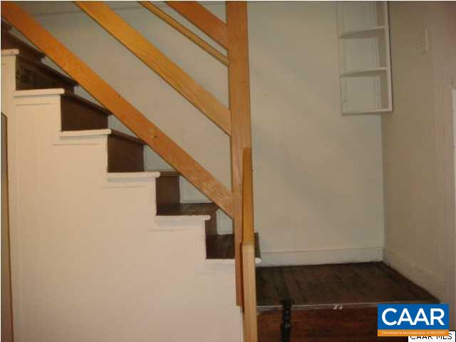 5885 Cub Creek Road Roseland, VA 22967 - Photo 10 of 11 a view of entryway