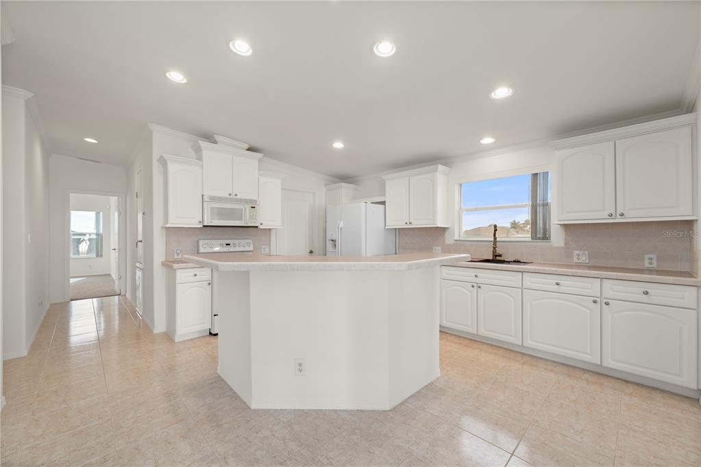 67 Windmill Boulevard Punta Gorda, FL 33950 - Photo 12 of 70