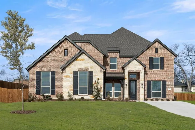 $849,921 | 1107 Willow Lk Drive, DeSoto, TX 75115