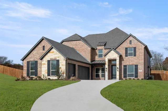 $849,921 | 1107 Willow Lk Drive, DeSoto, TX 75115