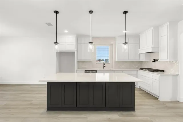 $849,921 | 1107 Willow Lk Drive, DeSoto, TX 75115