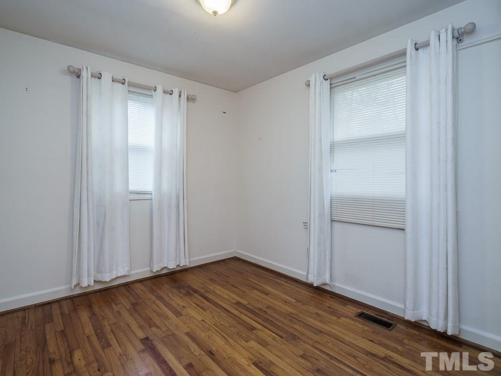 2956 Claremont Road Raleigh, NC 27608 - Photo 12 of 19