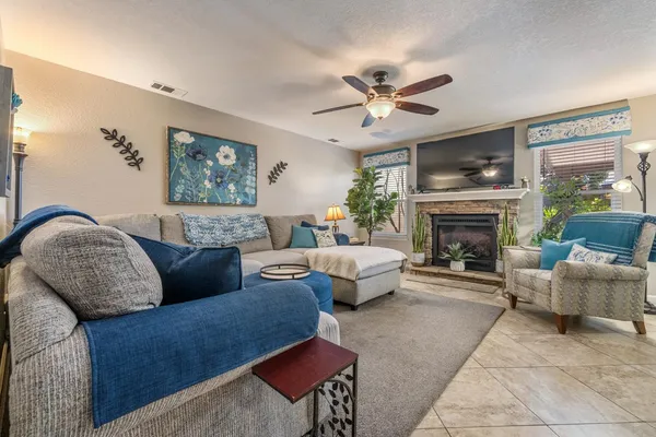$380,000 | 1137 Cedar Creek Drive, Unit 4, Modesto, CA 95355