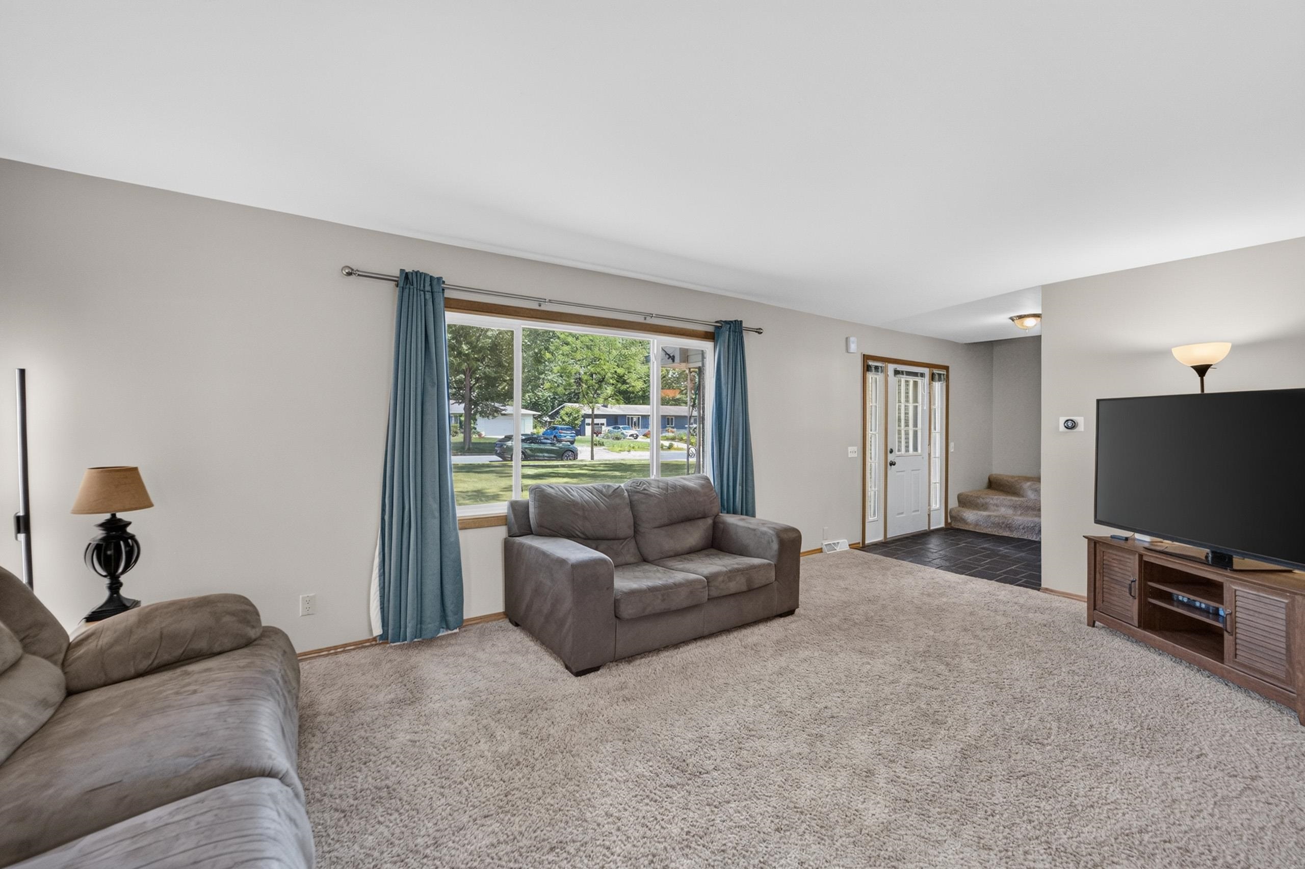 2206 Aspen Road Madison, WI 53711 - Photo 6 of 48