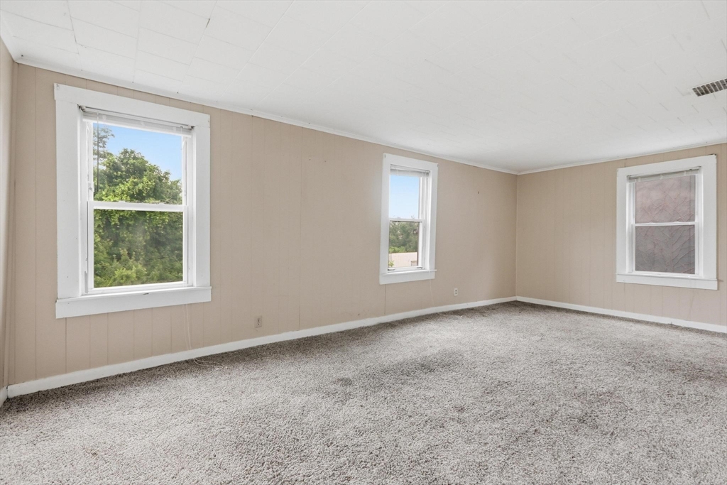 214 High Street Webster, MA 01570 - Photo 31 of 42
