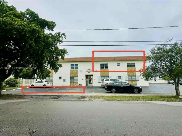 $2,000 | 415 Northeast 2nd Street, Unit 202, Hallandale Beach, FL 33009