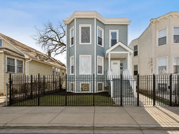 $1,800 | 4845 West Potomac Avenue, Unit 2, Chicago, IL 60651