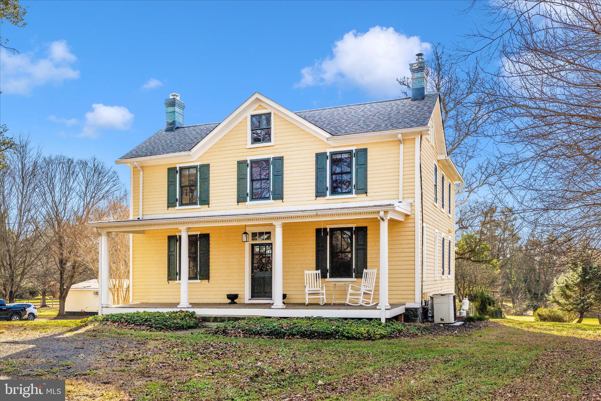 22170 Dickerson School Road Dickerson, MD 20842 - Photo 37 of 64 a front view of a house with garden