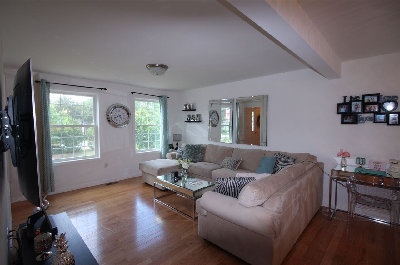 206 East Dunstable Road Nashua, NH 03062 - Photo 13 of 28