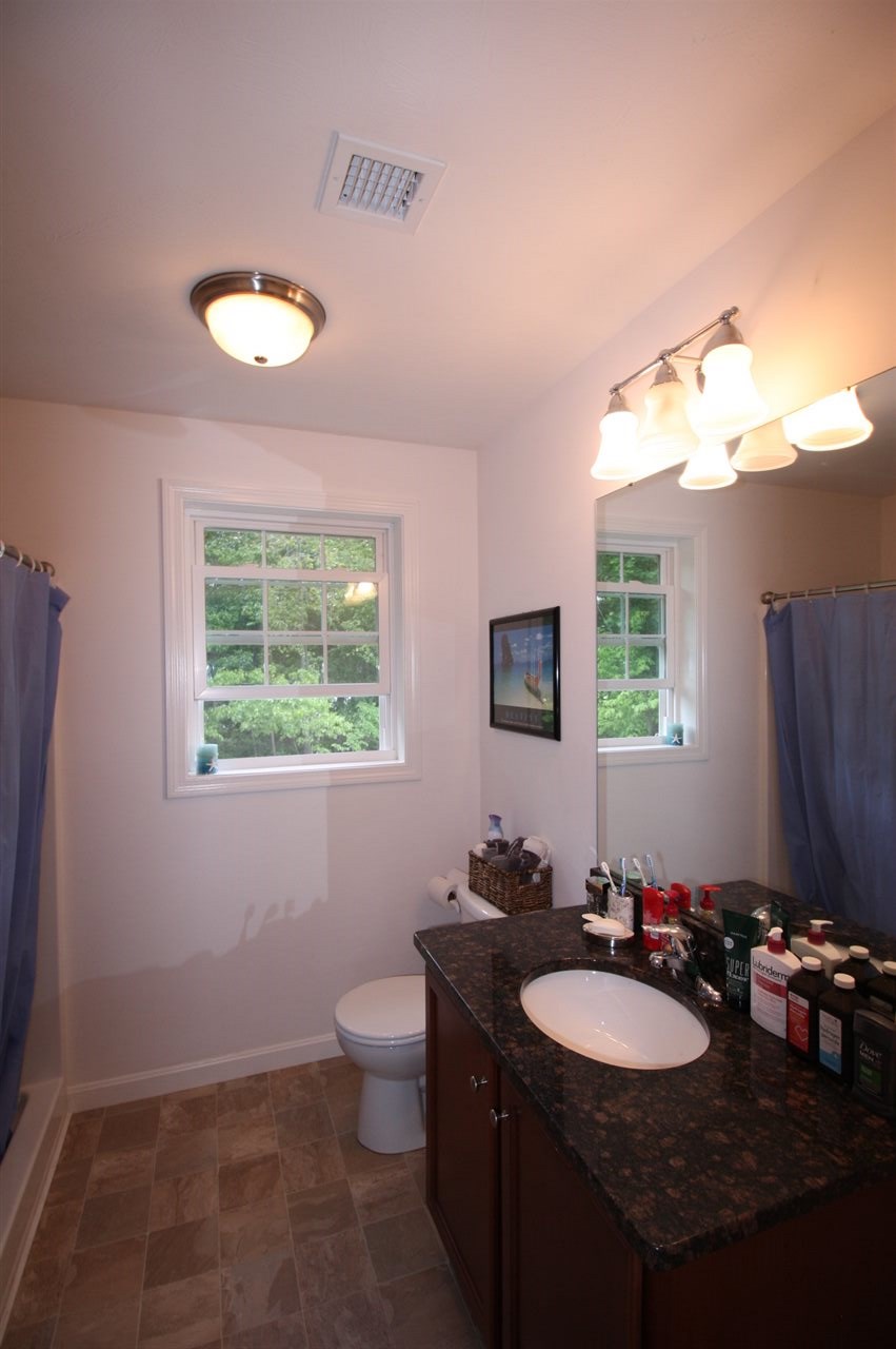 206 East Dunstable Road Nashua, NH 03062 - Photo 23 of 28