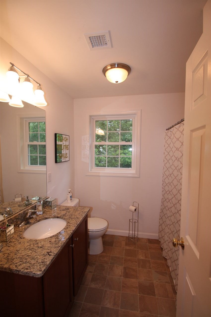 206 East Dunstable Road Nashua, NH 03062 - Photo 25 of 28
