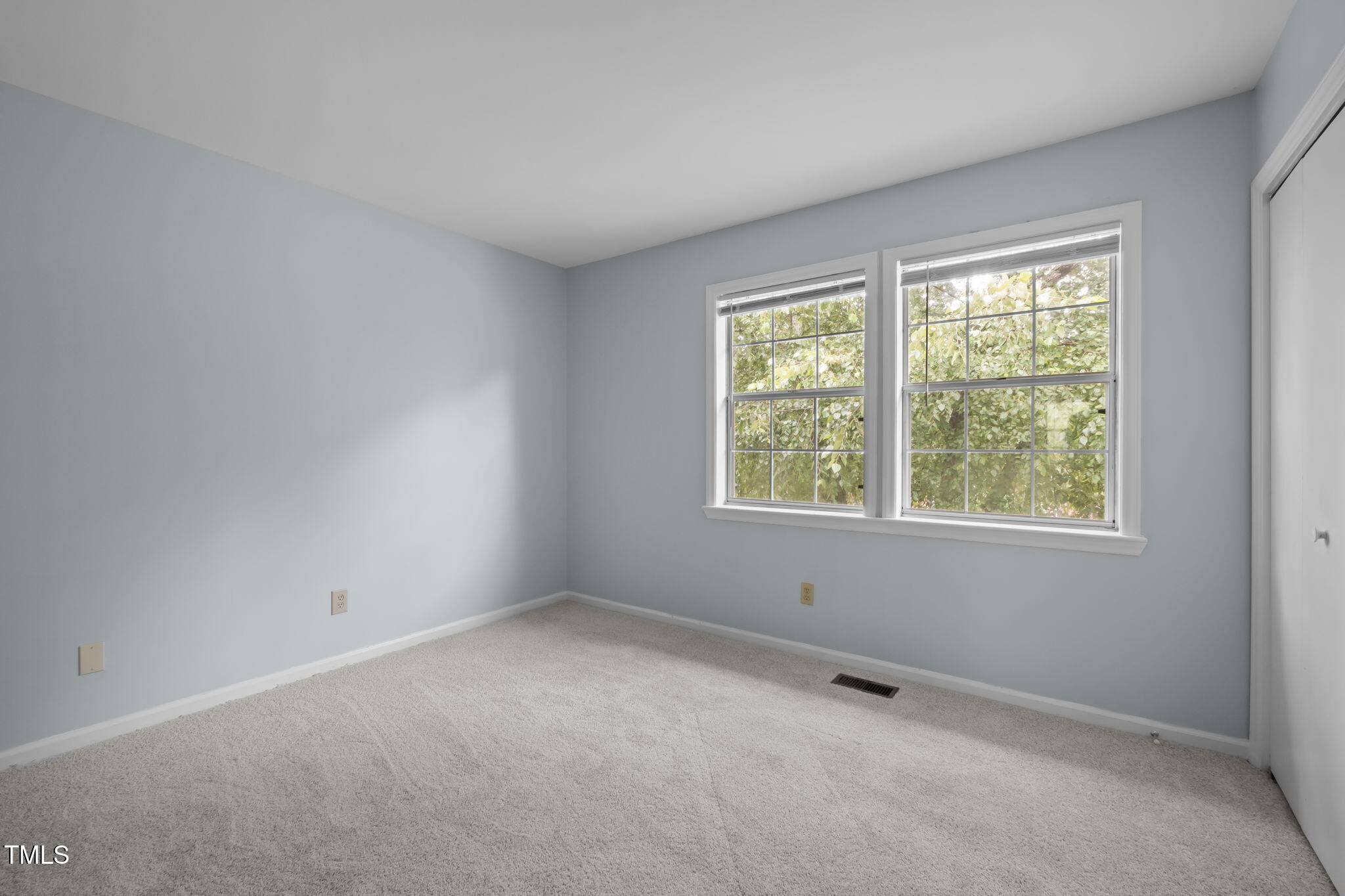 115 Coleridge Court Carrboro, NC 27510 - Photo 23 of 33 an empty room with a window