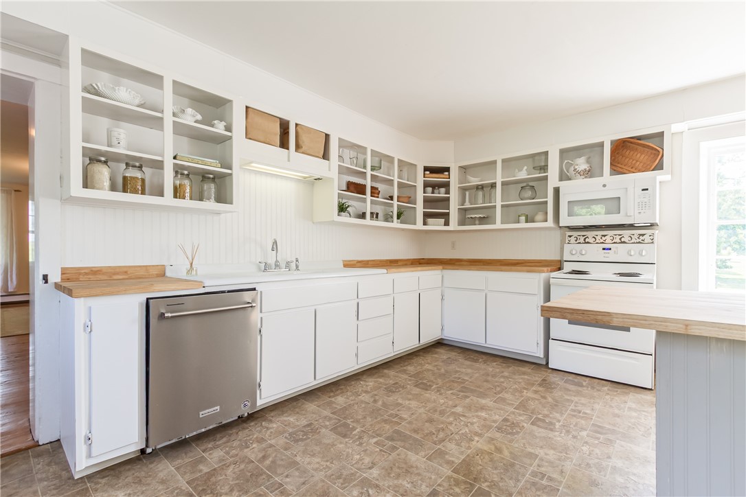 2464 Gorham Road Seneca, NY 14561 - Photo 17 of 44