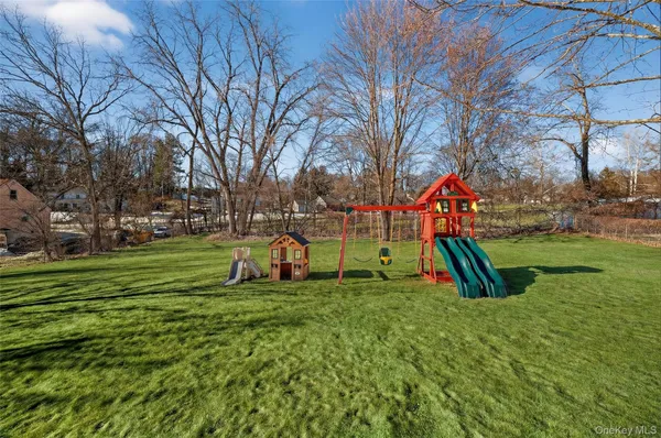 $499,900 | 15 Laffin Lane, Poughkeepsie, NY 12603